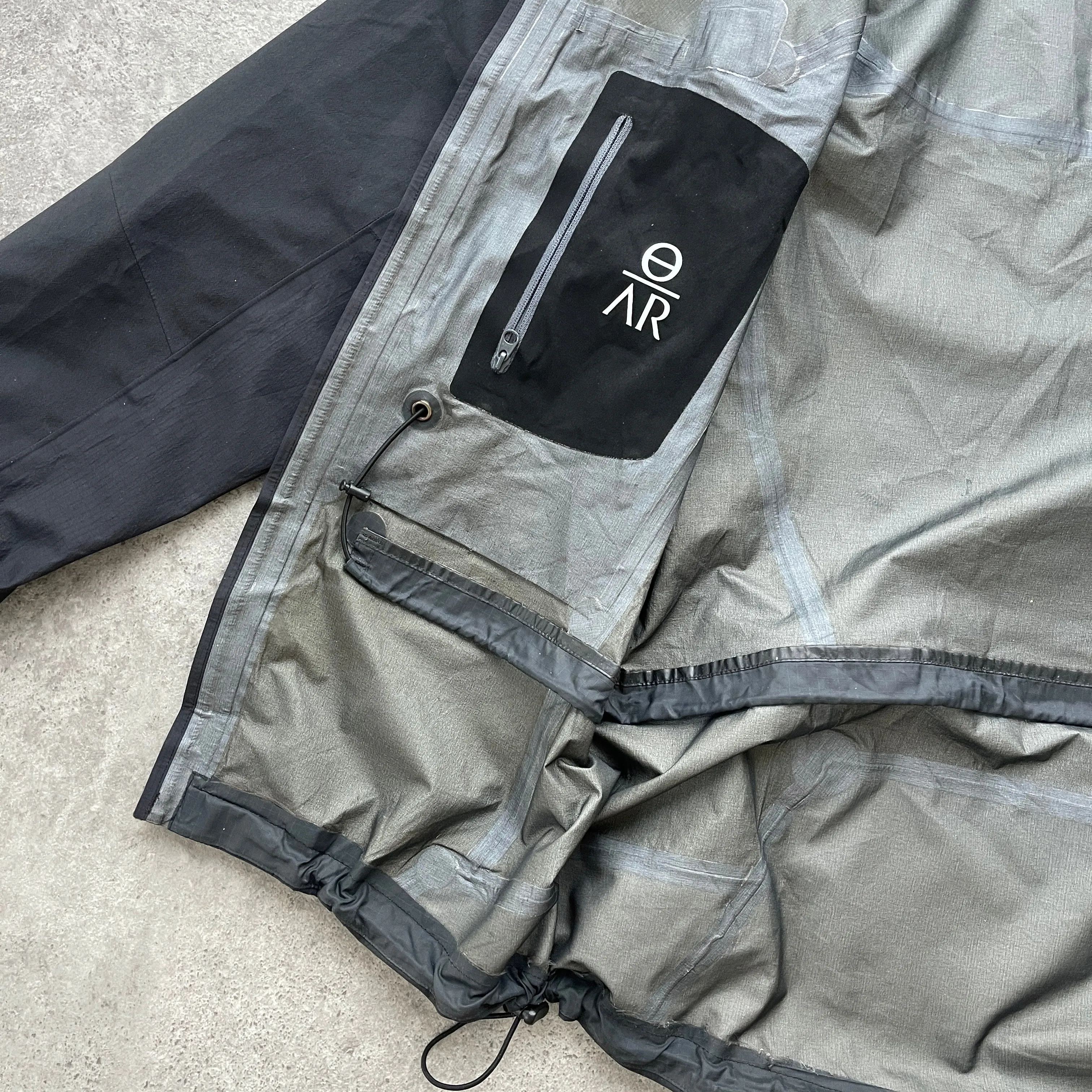 Arc’teryx 2000s Theta AR Gore-tex Pro Shell jacket (XS)