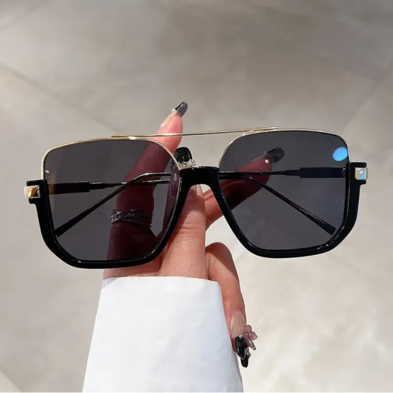 Chic Glare Oversized Sunnies