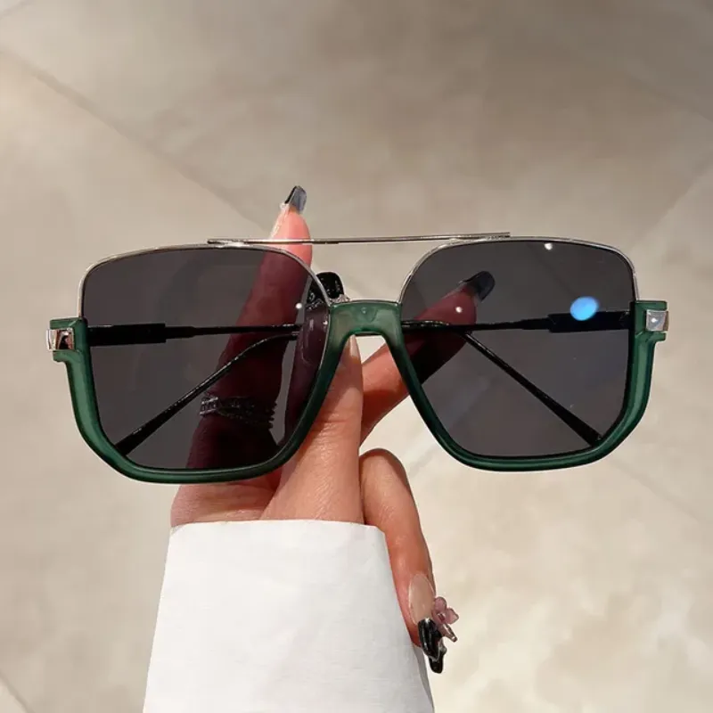 Chic Glare Oversized Sunnies