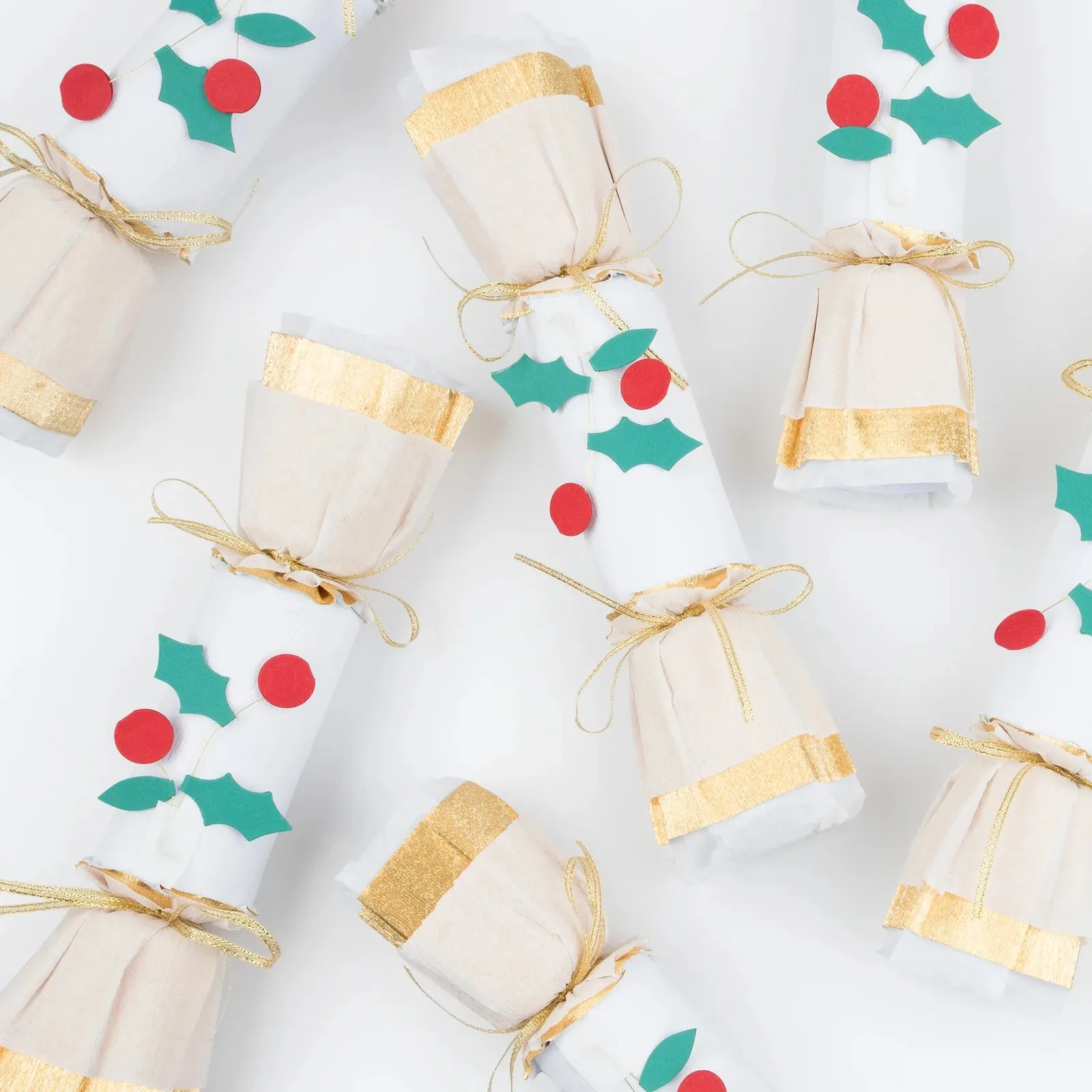 Christmas Crackers Gold Holly & Berry (Pack 6)