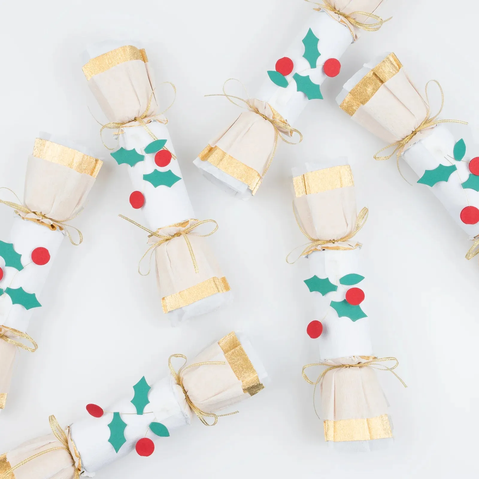 Christmas Crackers Gold Holly & Berry (Pack 6)