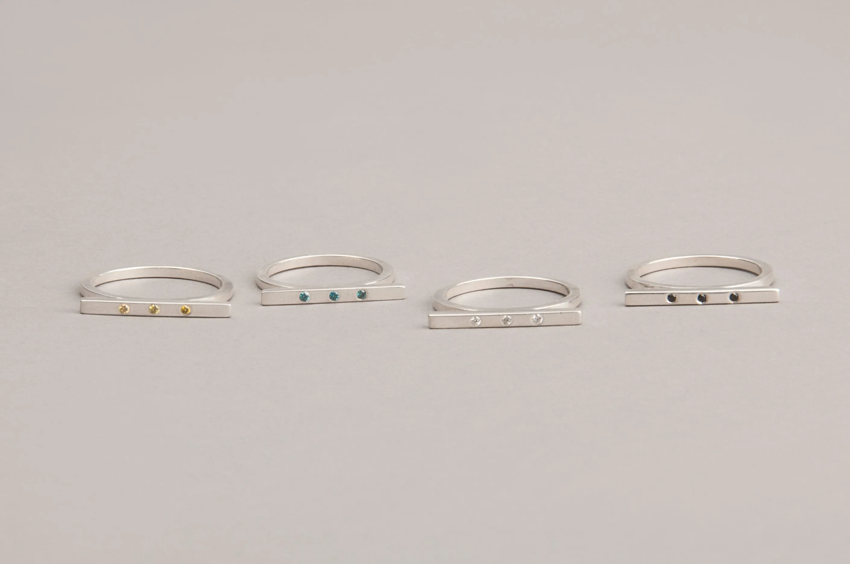 DIAMOND BAR STACK RING