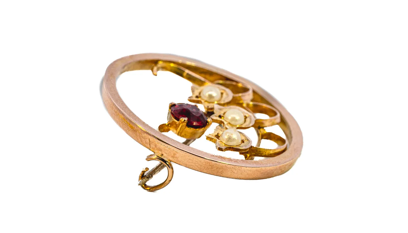 Elegant Yellow Gold Brooch with Garnet and Seed Pearls