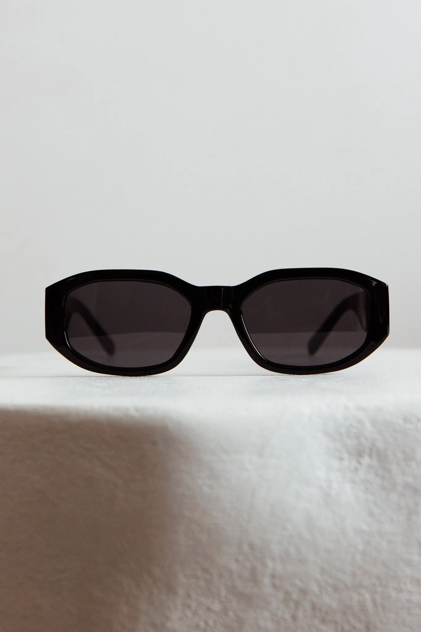 Heartfelt Square Sunglasses Black