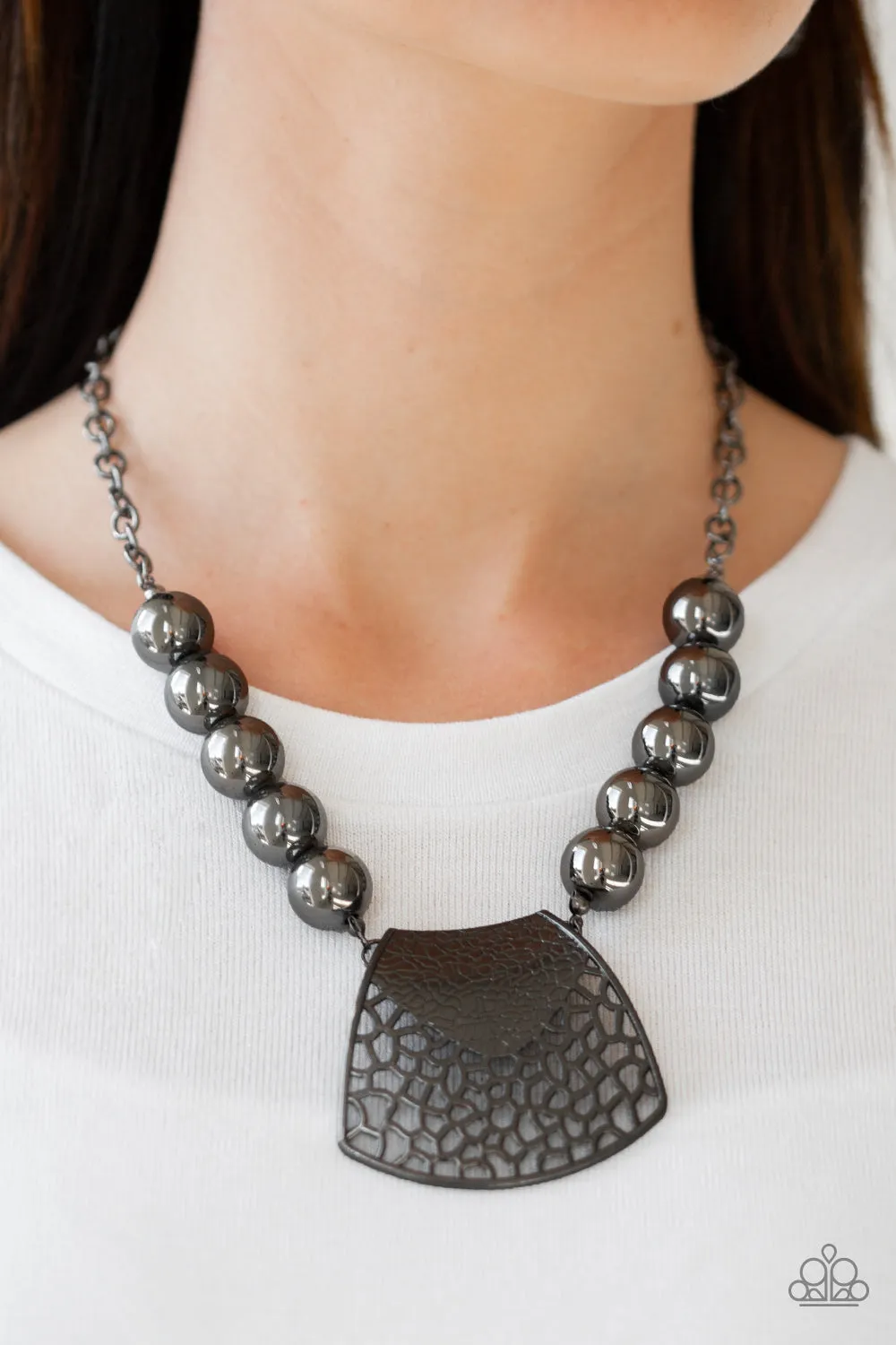 Paparazzi Accessories  - Large And In Charge #N76 Peg - Black Necklace